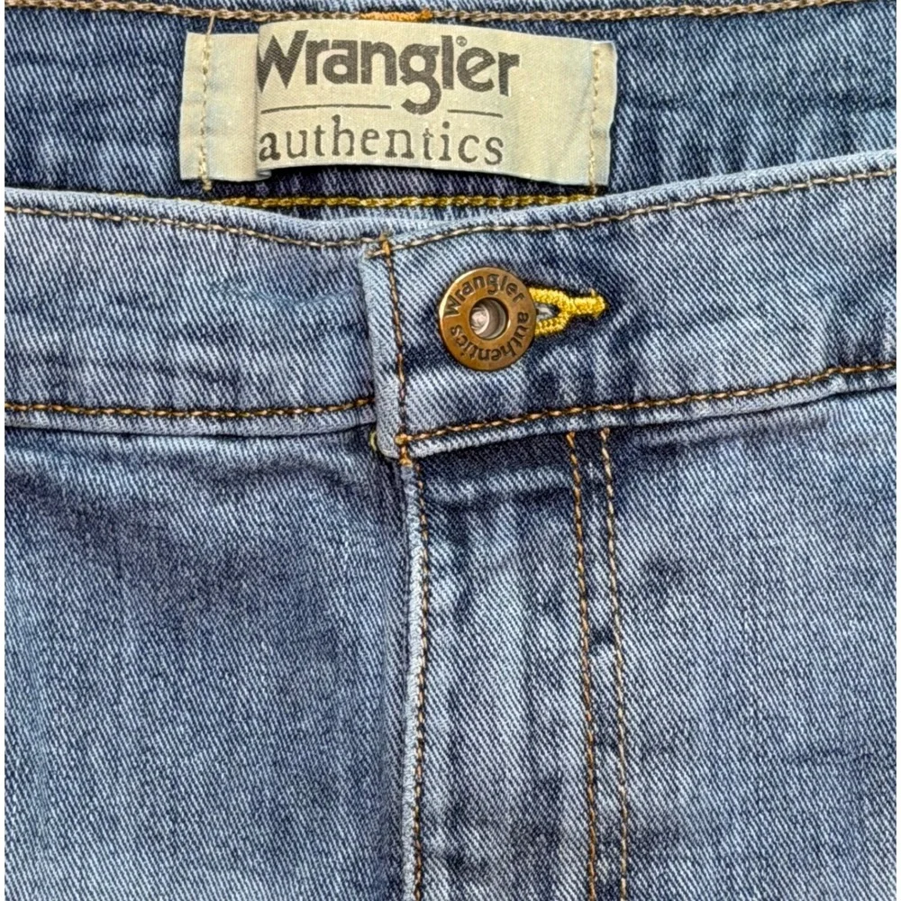 Wrangler Jeans Mens 38x32 Authentics Light Blue Stretch Denim EUC
